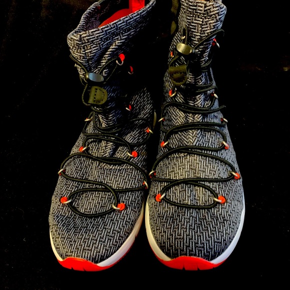 Under Armour New Charged All Around 1298065-040 Women's US Size 06 Hi Tops - Picture 1 of 7